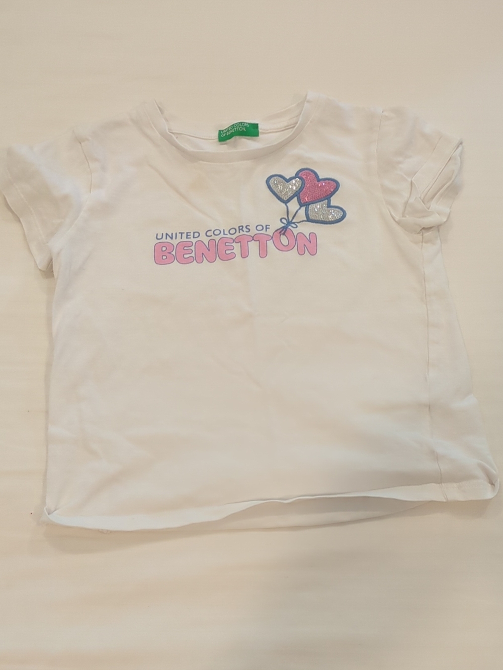 🩷 United Colors Of Benetton White Tee with Pink & Blue Heart Balloons